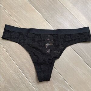 NWT! PINK Victoria’s Secret Black Floral Lace Thong, Size S